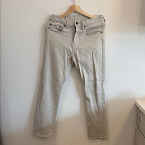 GAP Slim Straight Jeans in Light Stone